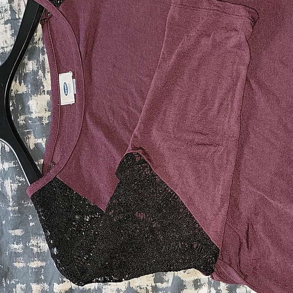 Old navy top - Picture 3 of 5